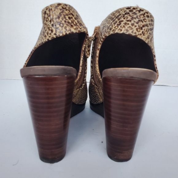 COLE HAAN Brown Snake Leather Peep Toe Bootie Wedge size 8.5 - Picture 11 of 16